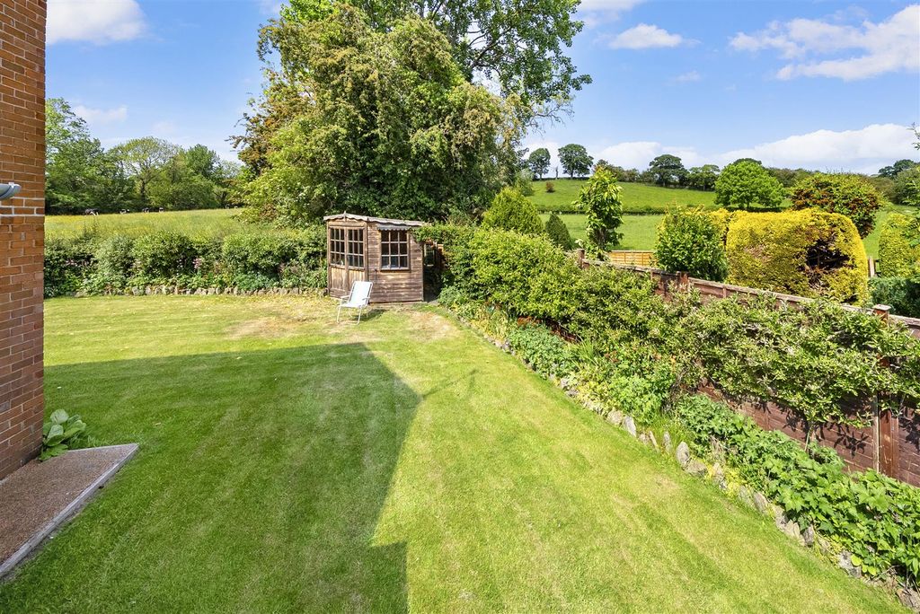 Property photo 2 of 25 Garden Onto Open Countryside