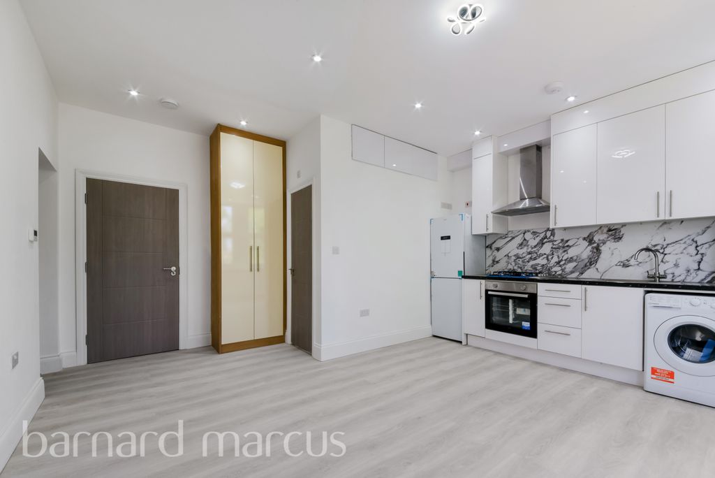 Property photo 3 of 7 Image