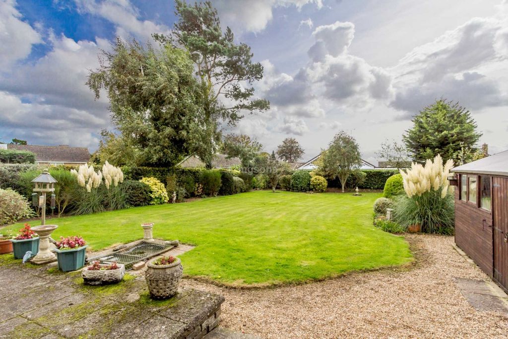 Property photo 2 of 11