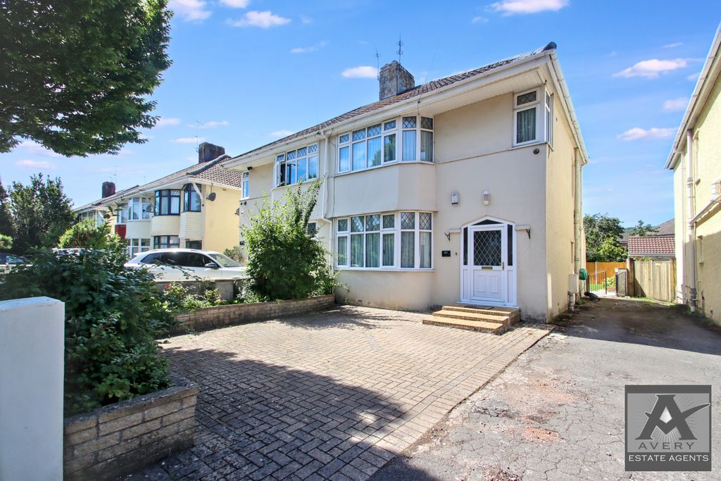 Property photo 1 of 11 3 Bed Semi-Detached House To Rent