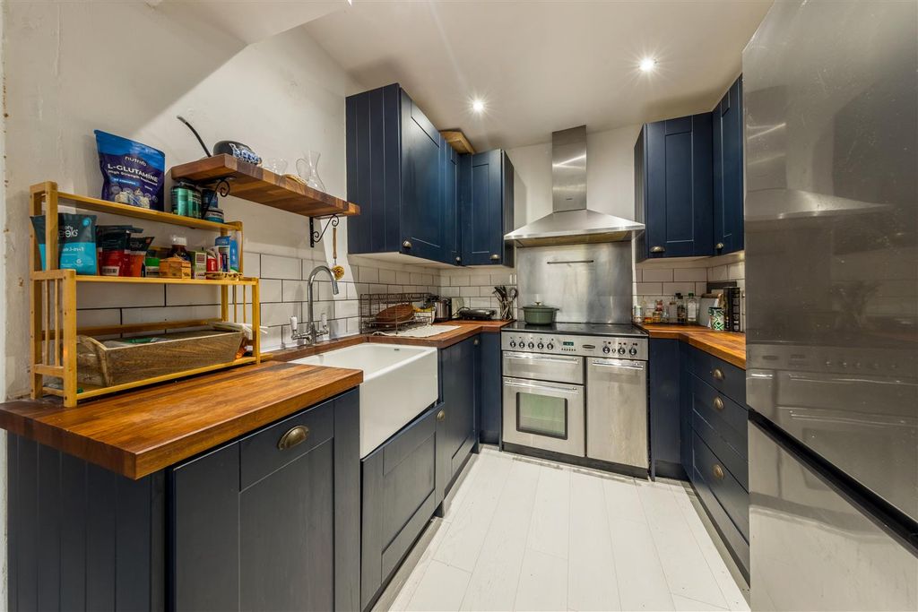 Property photo 3 of 23 6, 7 Lansdowne Place-3.Jpg