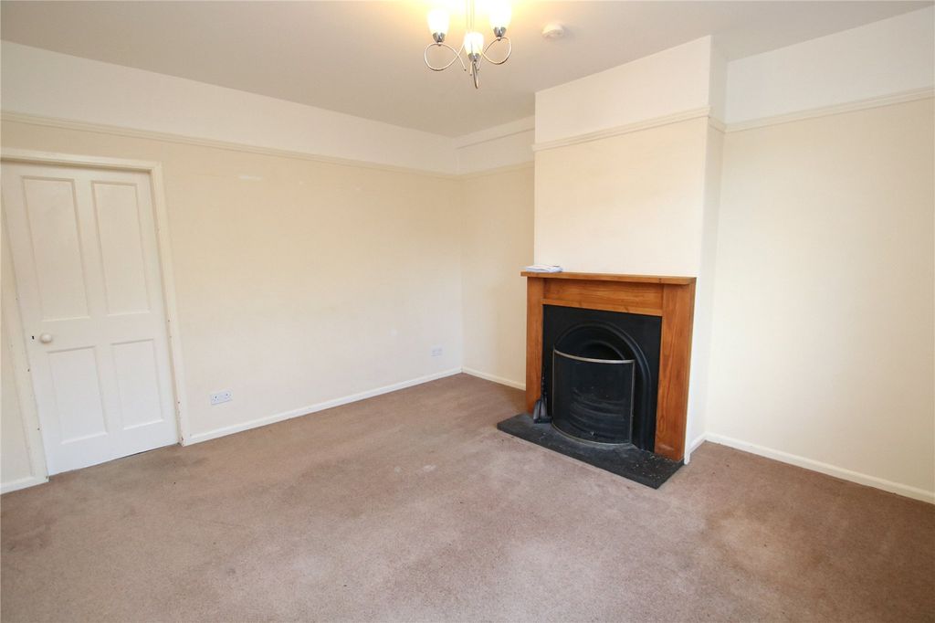 Property photo 3 of 19 Living Room