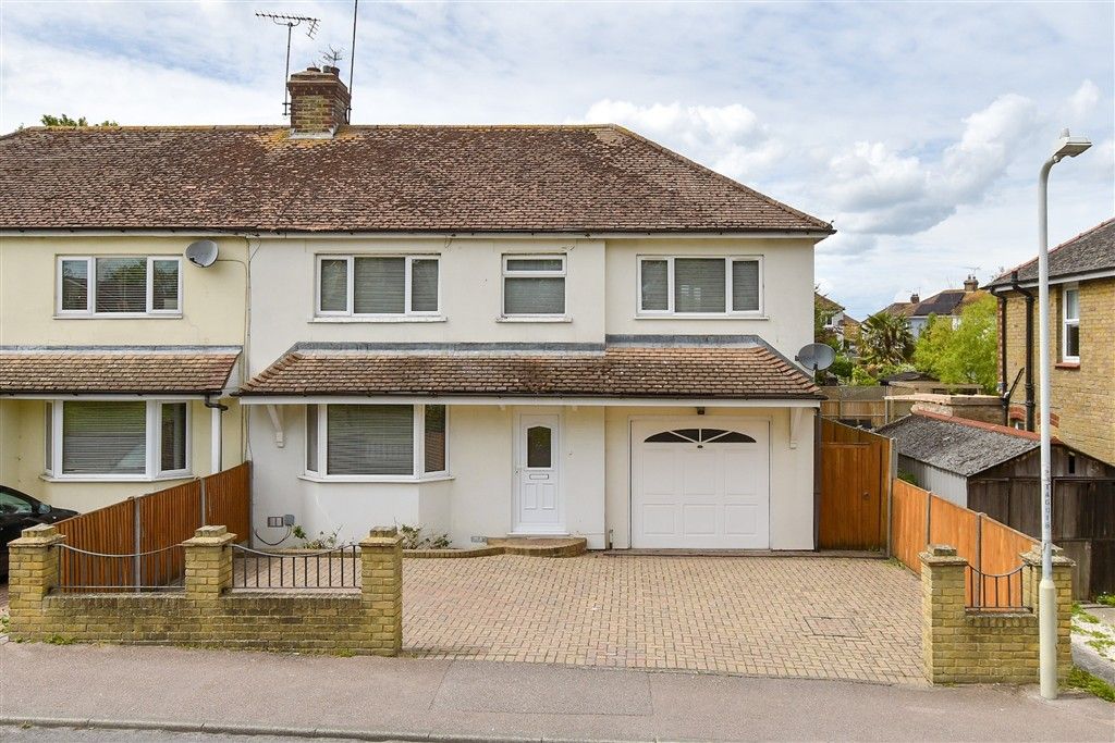 Property photo 1 of 15 External (Web) 1