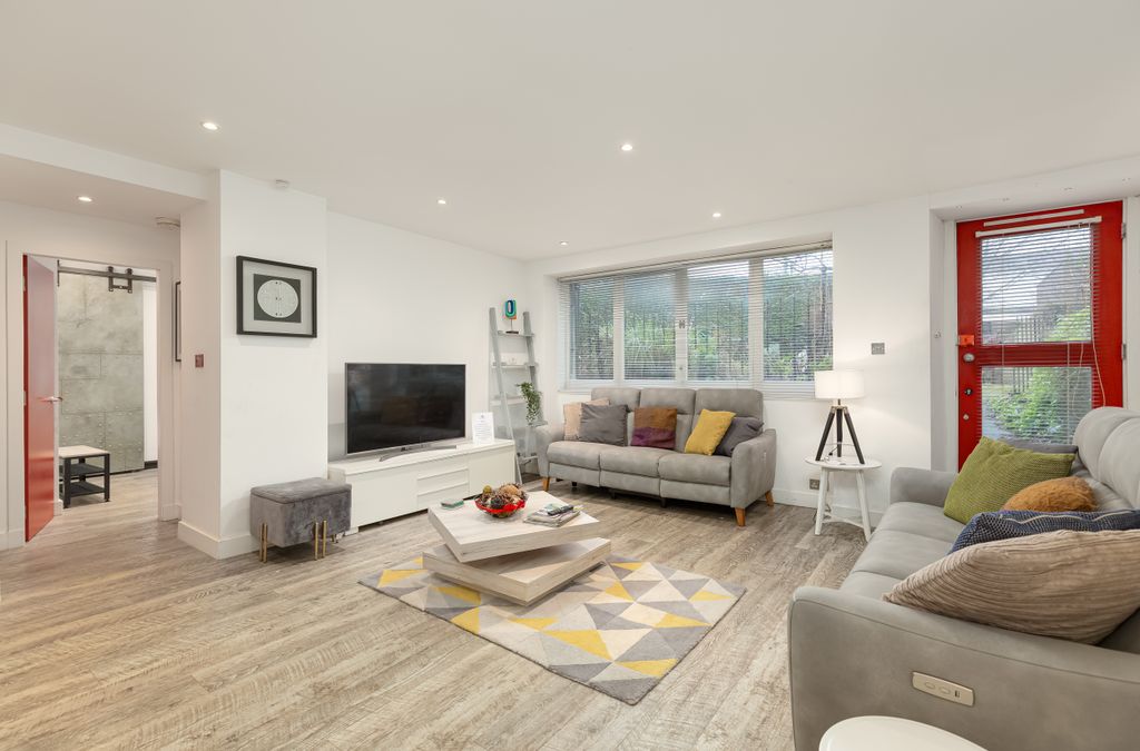 Property photo 3 of 18 Property Image 3