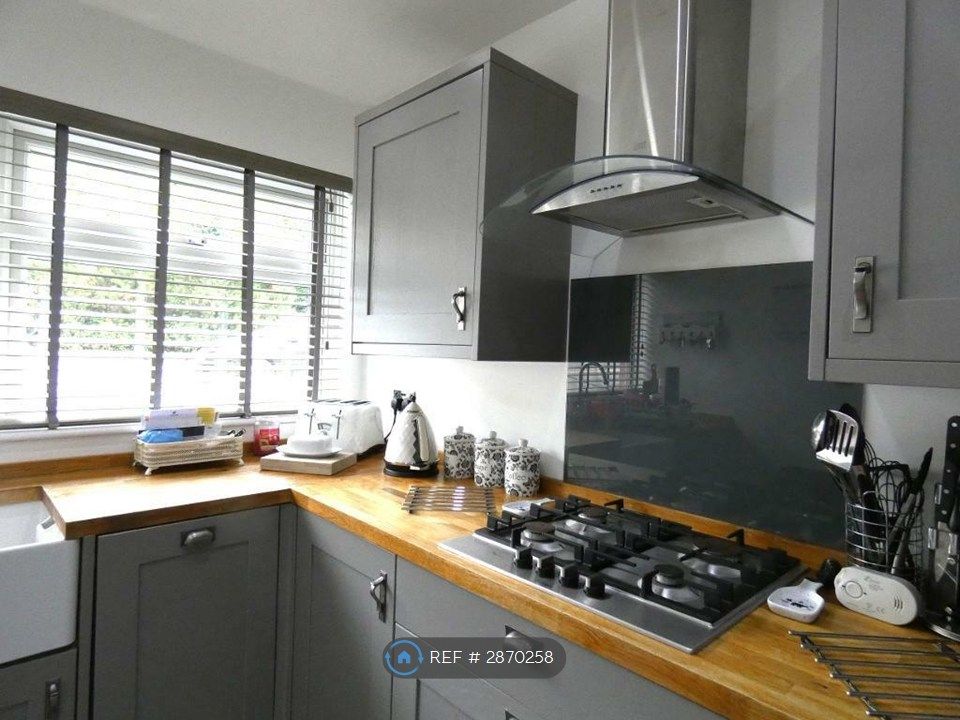 Property photo 3 of 13 Kitchen