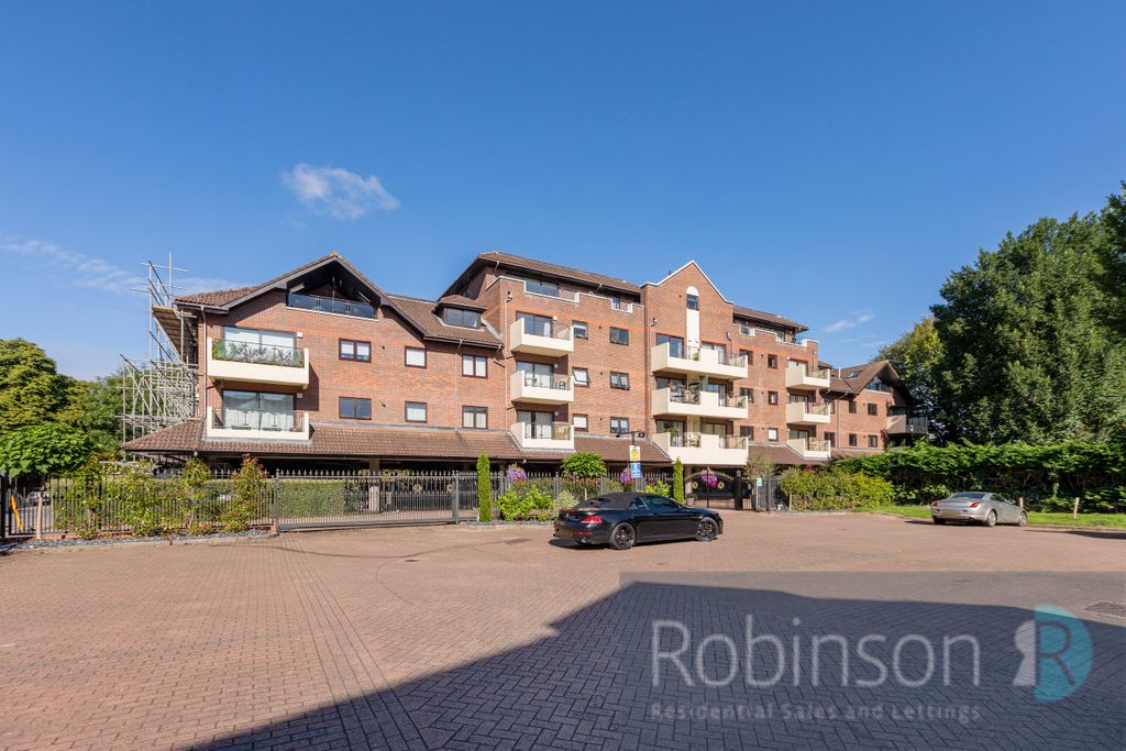 Property photo 1 of 13 16 Lockbridge Court-2
