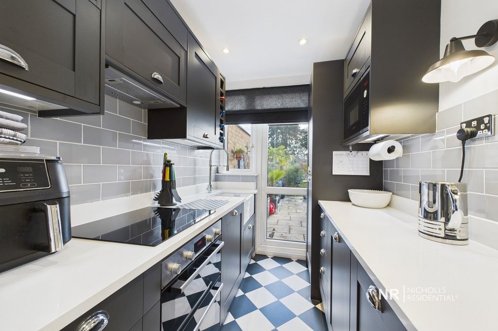 Property photo 2 of 19 Kitchen