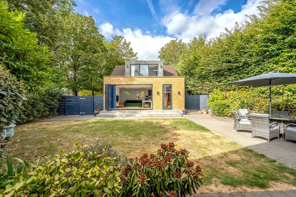 Property photo 2 of 15