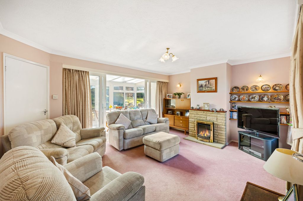 Property photo 2 of 25