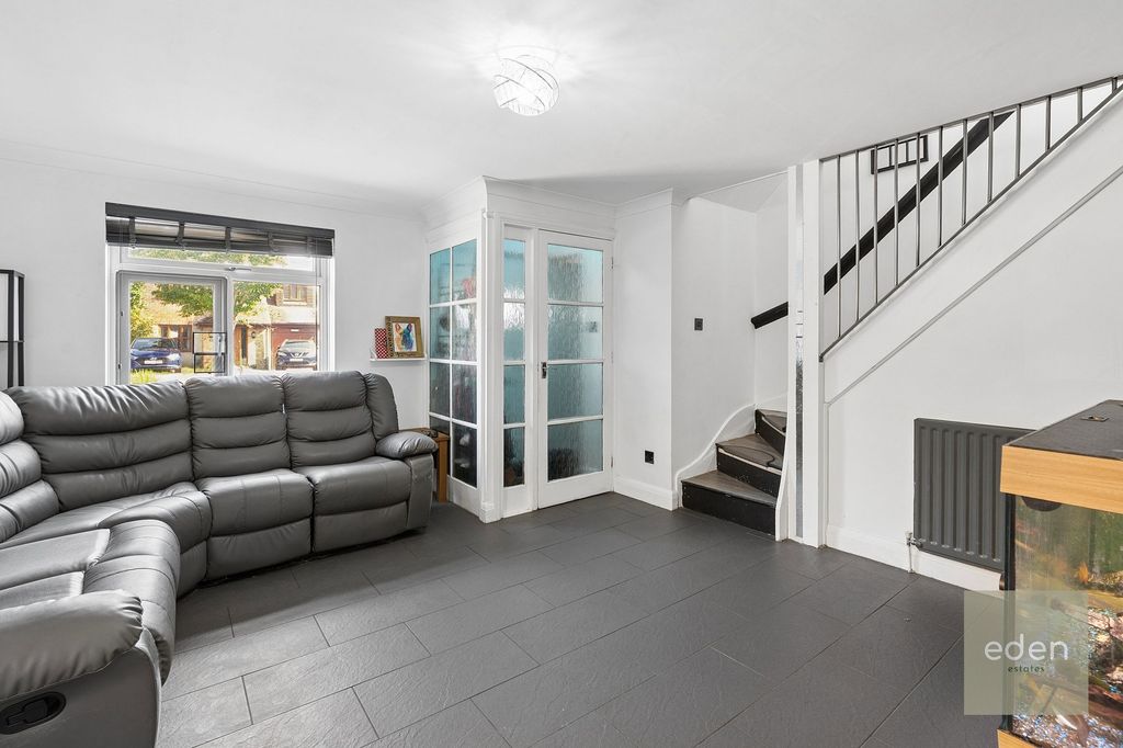 Property photo 3 of 18