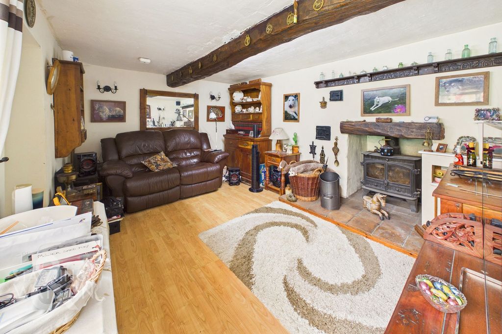 Property photo 2 of 22