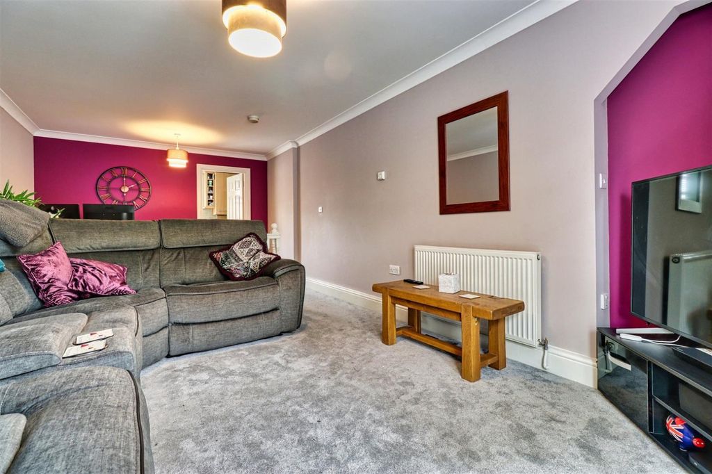Property photo 3 of 15 Picture No. 17