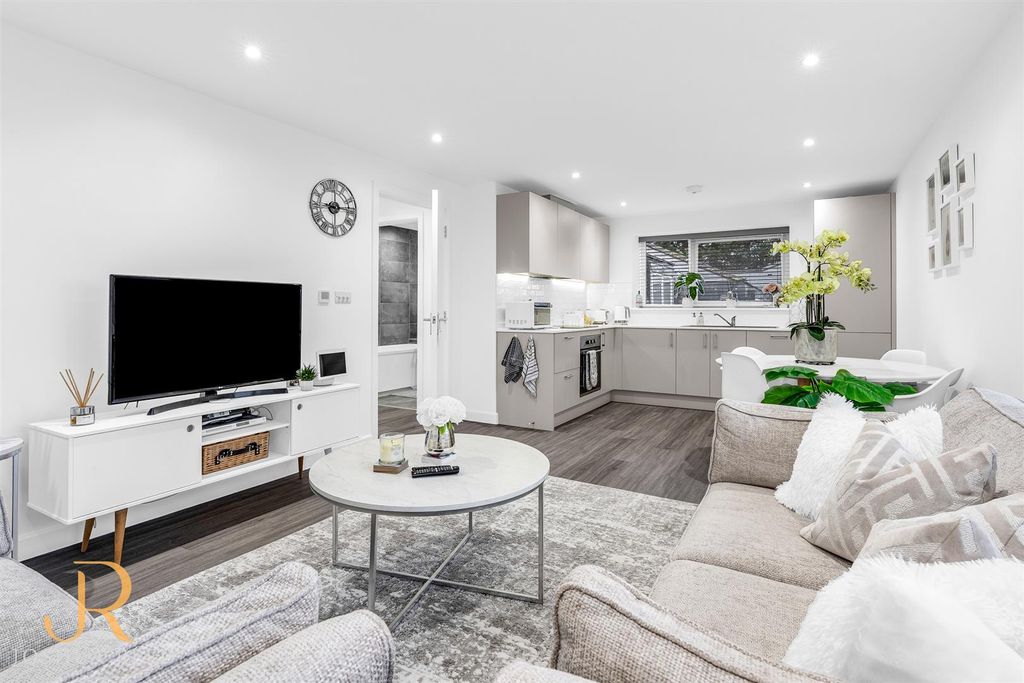 Property photo 1 of 16 Internal-12.Jpg