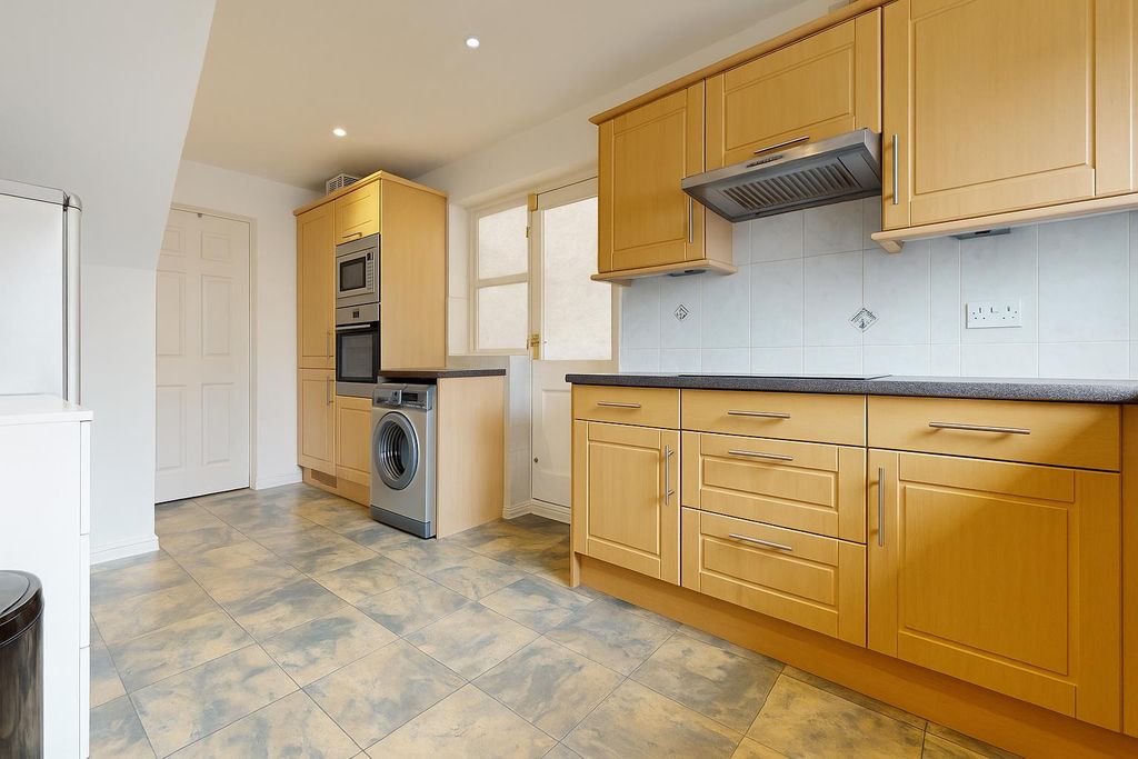 Property photo 3 of 17 Kitchen/Diner