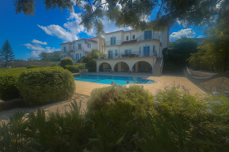 Property photo 2 of 42