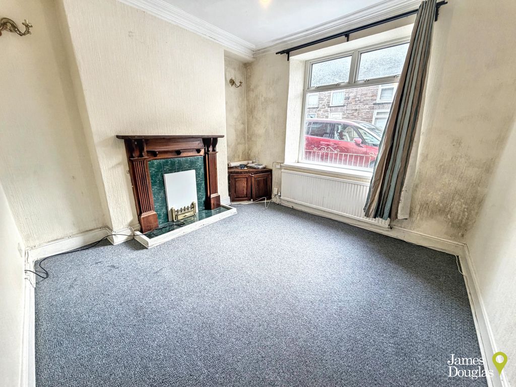 Property photo 3 of 20 Liv1 (1)