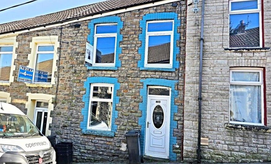 Property photo 1 of 11