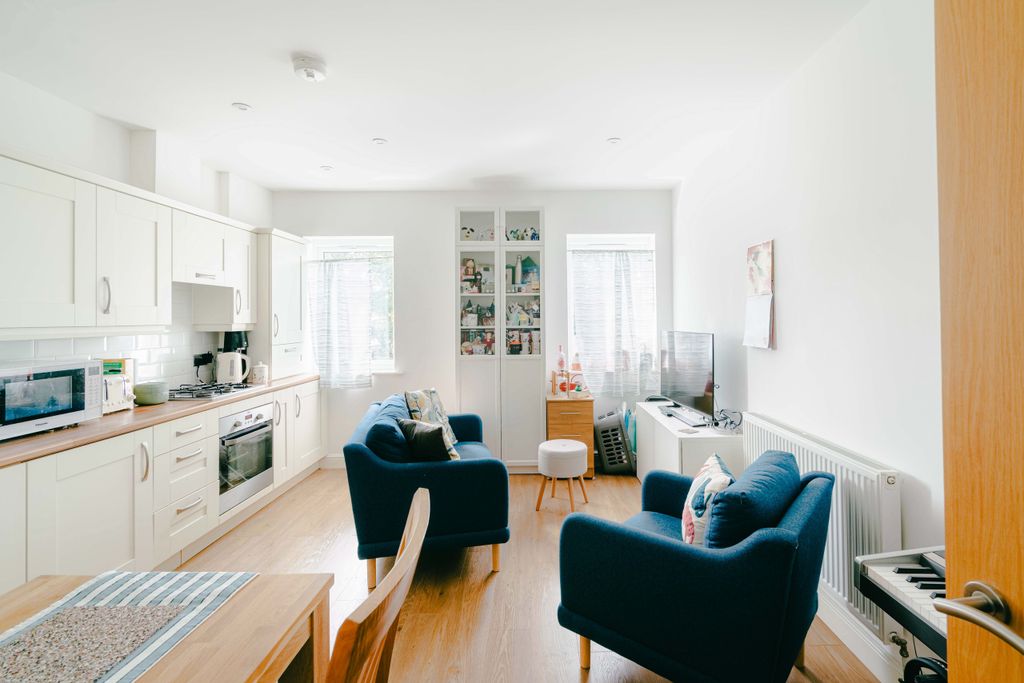 Property photo 2 of 11 7