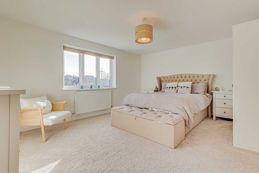 Additional image 18 of 4 bed detached house for saleThundersley Park Road, Benfleet SS7