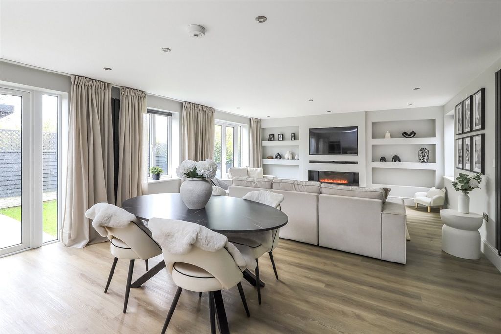 Property photo 3 of 14 Picture No. 15