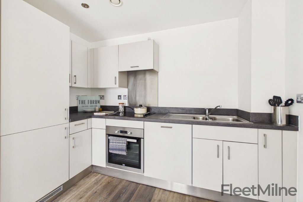 Property photo 3 of 18 Kitchen