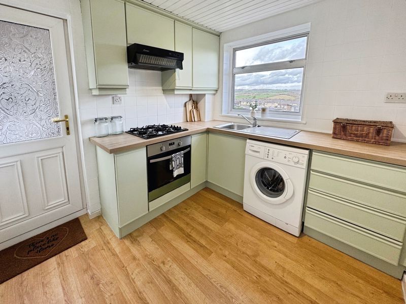 Property photo 3 of 10 Photo 7