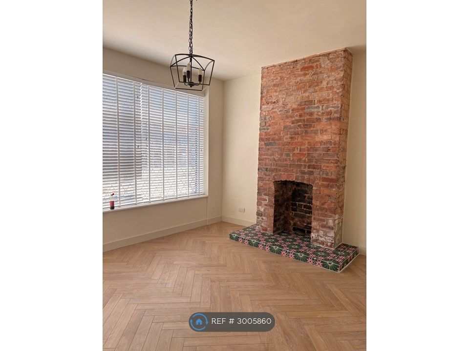Property photo 1 of 32