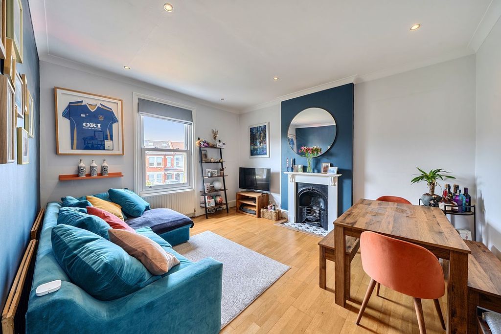 Property photo 2 of 11