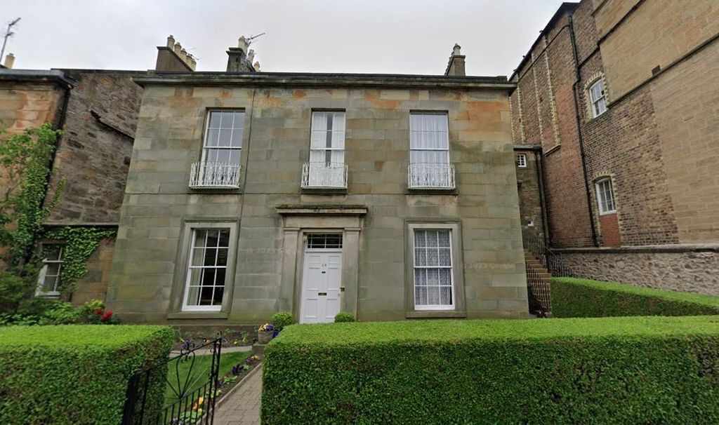 Property photo 1 of 1