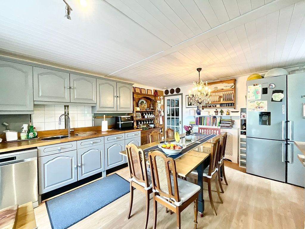 Property photo 3 of 56