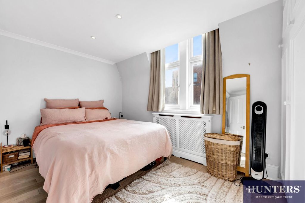 Property photo 3 of 9 Bedroom One