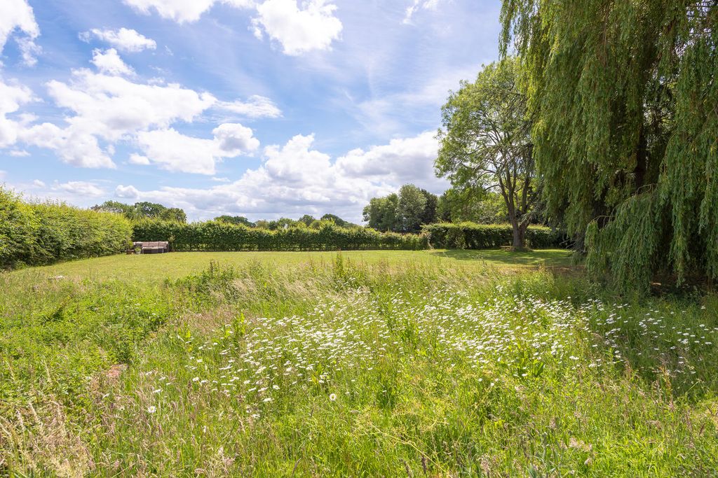 Property photo 3 of 38