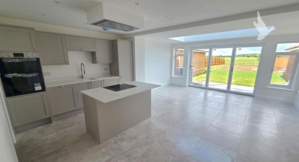 Property photo 2 of 18 36132.Jpg