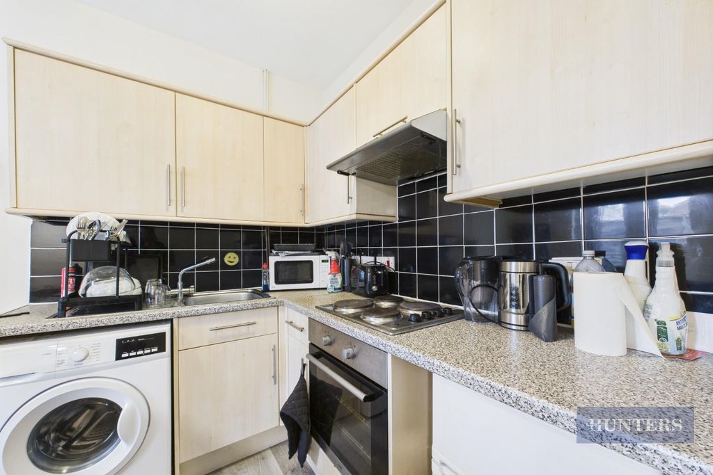 Property photo 2 of 8 Cam05152G0-Pr0206-Still006.Jpg