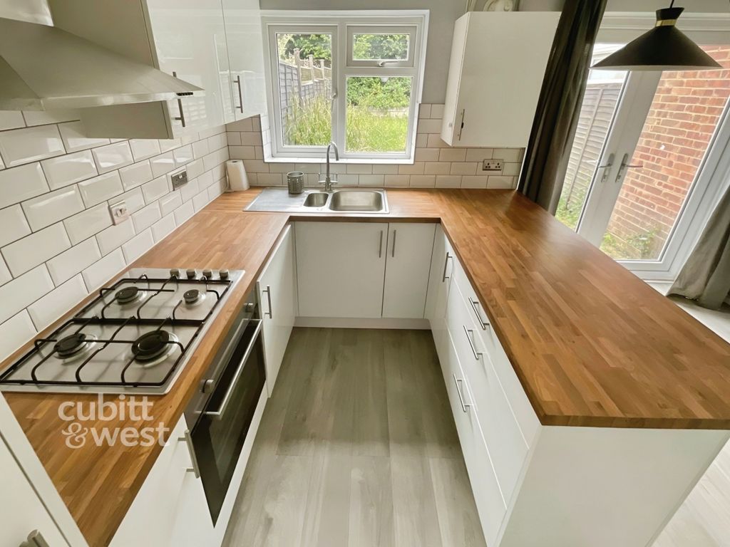 Property photo 2 of 9 F8753Af0-21900Z1d...
