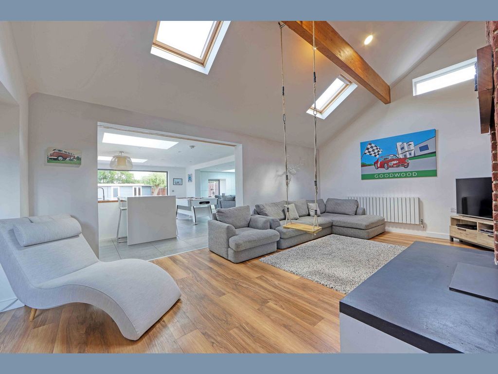 Property photo 2 of 22