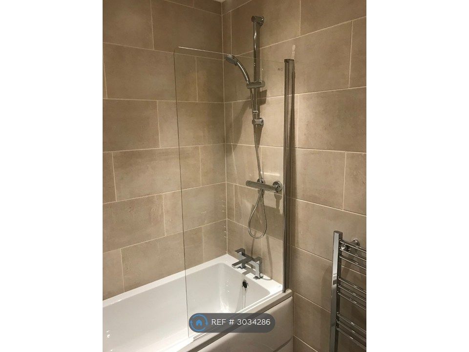 Property photo 3 of 11 Bath / Shower