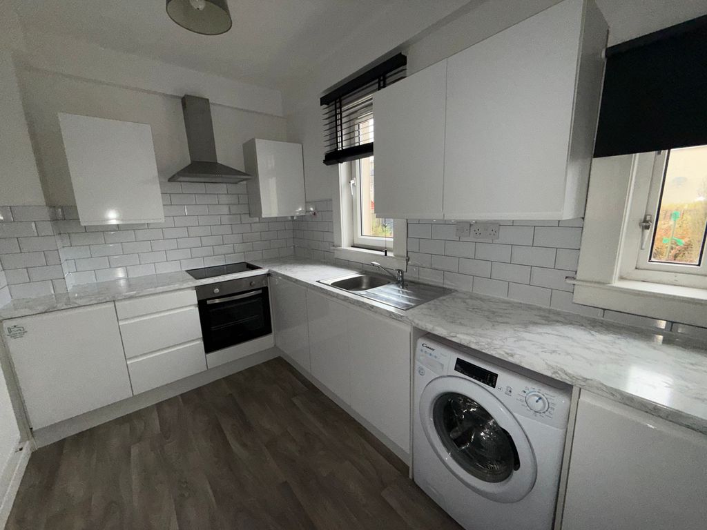 Property photo 2 of 7 3