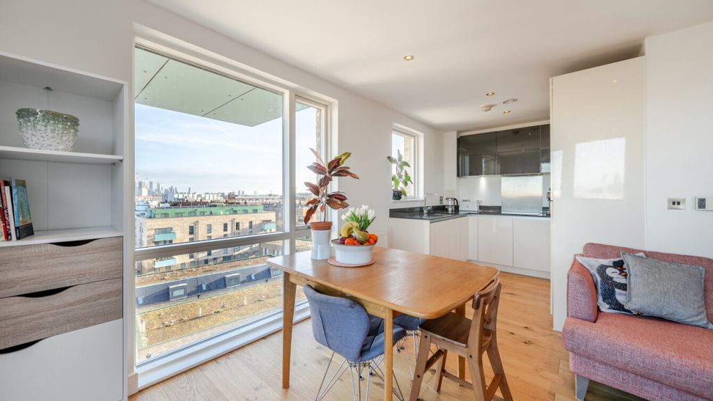 Property photo 3 of 20