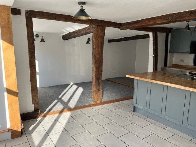 Property photo 3 of 9 Kitchen