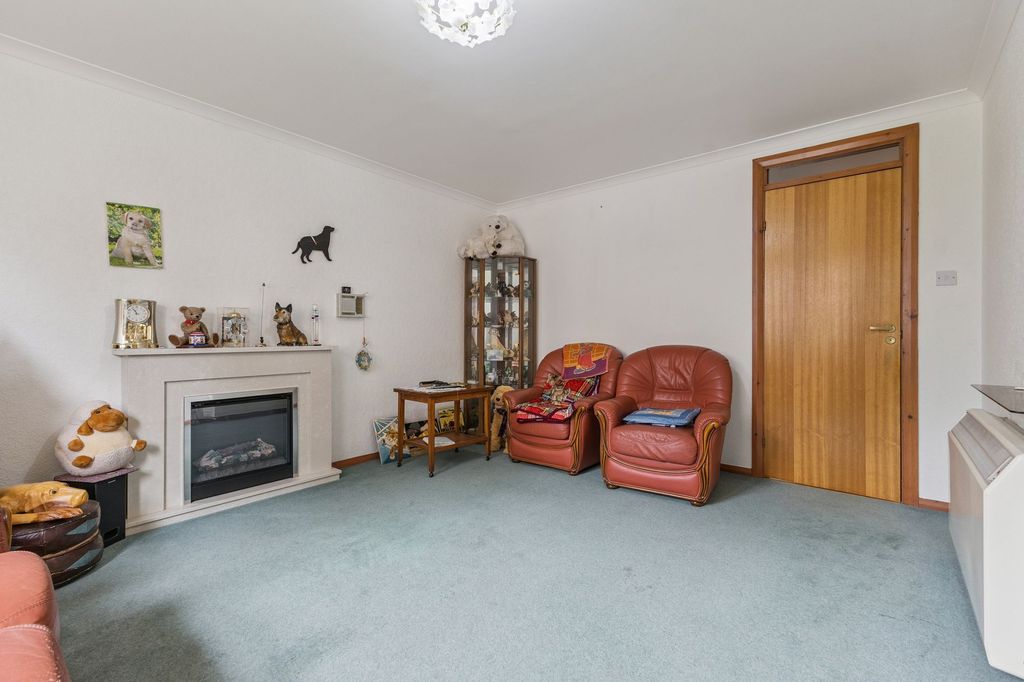 Property photo 3 of 14