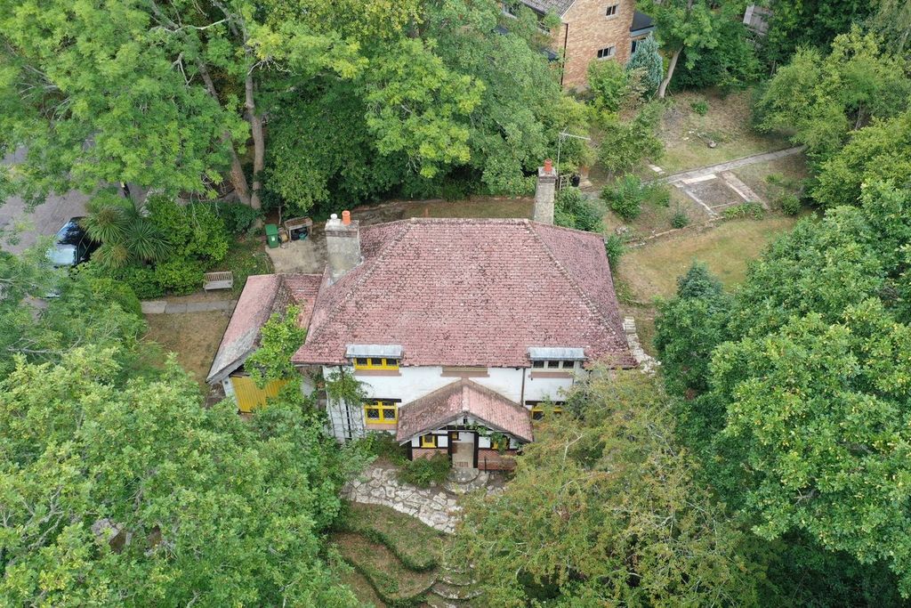 Property photo 2 of 31
