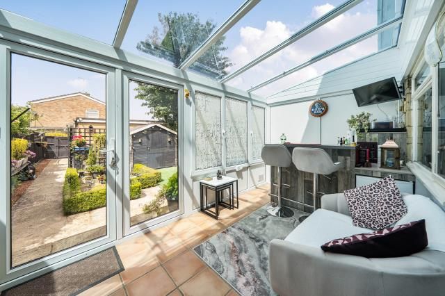 Property photo 3 of 20 Conservatory