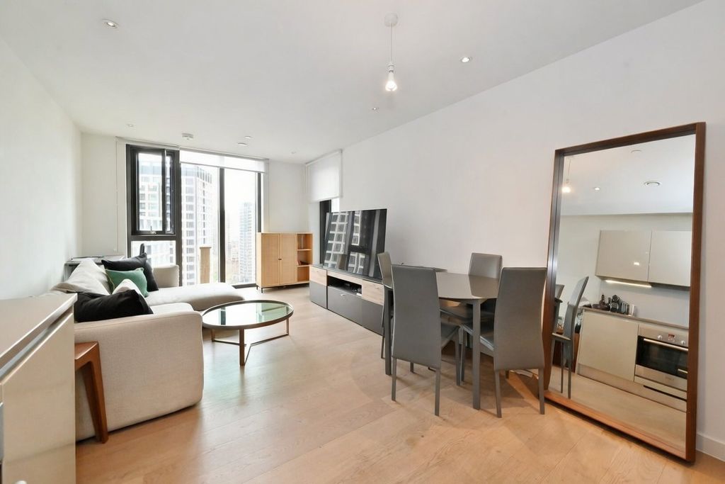 Property photo 2 of 9 Picture No. 21