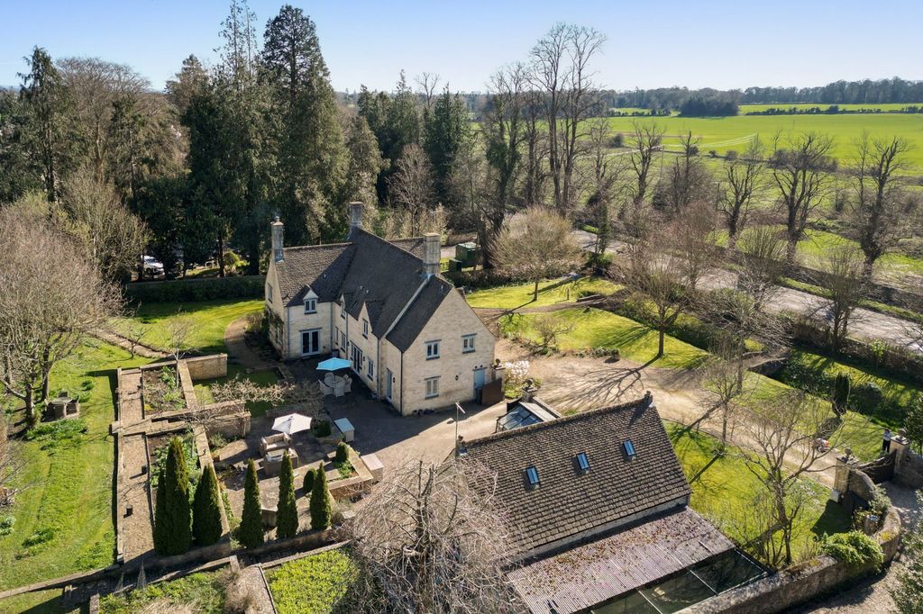 Property photo 3 of 19 Picture 3