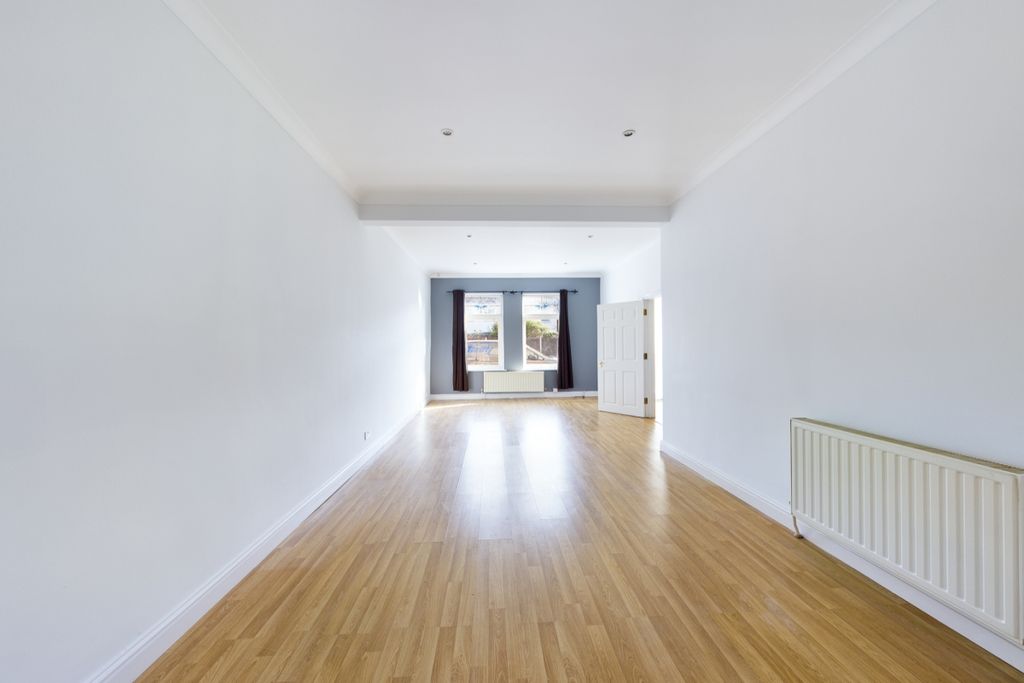 Property photo 3 of 12 Main Page