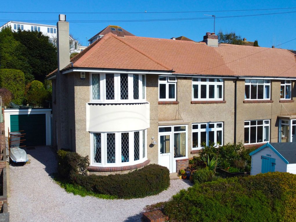 Property photo 1 of 30