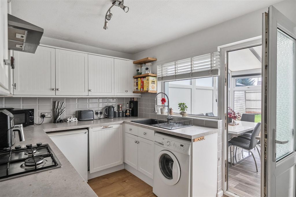 Property photo 3 of 16 Kitchen