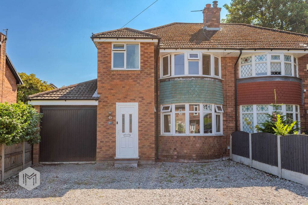 Property photo 2 of 32