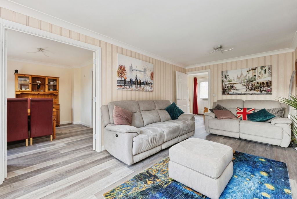 Property photo 2 of 19 Photo